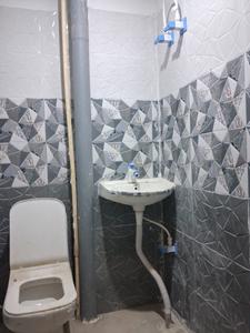 Common Bathroom Image of 1050 Sq.ft 2 BHK Apartment / Flat for sale in Sector 49 Noida for Rs. 4250000