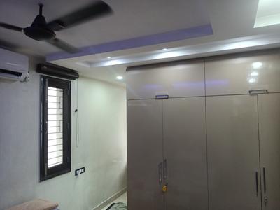 Bedroom Image of 1000 Sq.ft 2 BHK Apartment / Flat for sale in Pitampura New Delhi for Rs. 18000000