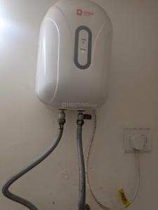 Bathroom Image of 1200 Sq.ft 2 BHK Apartment / Flat for rent in Today Kings Park, Omega IV Greater Noida for Rs. 28000