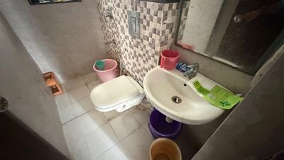Bathroom Image of 585 Sq.ft 1 BHK Apartment / Flat for sale in Wadhwa Elite Solitaire 16, Thane West Thane for Rs. 8100000