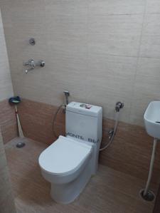 Bathroom Image of 800 Sq.ft 2 BHK Apartment / Flat for rent in Shree Krishna Residency, Charan Singh Nagar Sikar for Rs. 10000