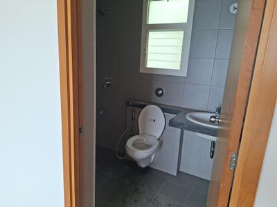 Bathroom Image of 1000 Sq.ft 2 BHK Apartment / Flat for rent in Sobha Dream Heights, Gujarat International Finance Tec City Gandhinagar for Rs. 45000