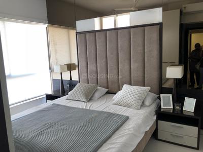 Bedroom Image of 1500 Sq.ft 3 BHK Apartment / Flat for sale in S Raheja Sapphire, Santacruz West Mumbai for Rs. 85000000