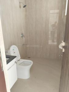 Bathroom Image of 3500 Sq.ft 4 BHK Apartment / Flat for rent in Gomti Nagar Extension Lucknow for Rs. 45000