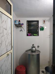 Common Bathroom Image of 700 Sq.ft 1 BHK Apartment / Flat for rent in Kavya Residency, Kasarvadavali Thane for Rs. 16300