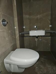 Common Bathroom Image of 500 Sq.ft 1 BHK Apartment / Flat for rent in Nyati Era III, Lohegaon Pune for Rs. 17000