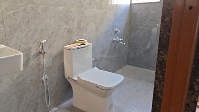 Image of 1100 Sq.ft 2 BHK Builder Floor for rent in Kartik Nagar, Bengaluru for Rs. 45000
