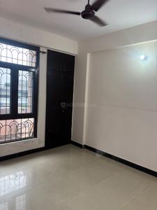 Bedroom Image of 950 Sq.ft 2 BHK Apartment / Flat for rent in Express Garden, Indirapuram Ghaziabad for Rs. 28000