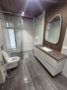 Bathroom Image of 4800 Sq.ft 4.5 BHK Apartment / Flat for rent in Alkapuri Vadodara for Rs. 250000