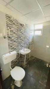 Bathroom Image of 400 Sq.ft 1 BHK Apartment / Flat for rent in AVL 36, Sector 36 Gurgaon for Rs. 22000