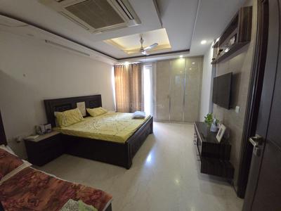Bedroom Image of 4000 Sq.ft 4.5 BHK Builder Floor for sale in Rajouri Garden New Delhi for Rs. 80000000
