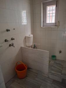 Bathroom Image of 590 Sq.ft 1 BHK Independent House for rent in Rukanpura Patna for Rs. 8500