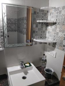 Bathroom Image of 435 Sq.ft 1 RK Apartment / Flat for rent in Paramount Golfforeste Premium Apartments, Surajpur Greater Noida for Rs. 15000