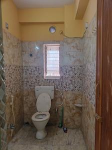 Bathroom Image of 750 Sq.ft 2 BHK Apartment / Flat for rent in Bansdroni Kolkata for Rs. 12000