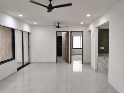 Living Room Image of 2547 Sq.ft 4 BHK Apartment / Flat for rent in Chanakyapuri Ahmedabad for Rs. 40000