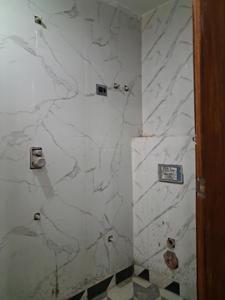 Common Bathroom Image of 1250 Sq.ft 3 BHK Apartment / Flat for sale in JMD Siddhi Vinayak, Sector 73 Noida for Rs. 6500006
