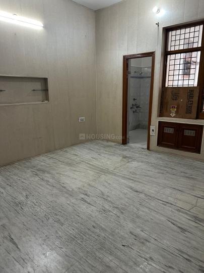 Ranjit Avneue Bedroom 1