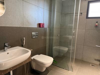 Bathroom Image of 2001 Sq.ft 3 BHK Apartment / Flat for sale in Joyalukkas Gold Tower, Edappally Kochi for Rs. 24000000