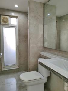 Common Bathroom Image of 1200 Sq.ft 3.5 BHK Apartment / Flat for sale in Prabhav Silver Park, Mulund West Mumbai for Rs. 30000000
