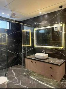 Bathroom Image of 3000 Sq.ft 4 BHK Builder Floor for sale in Sun City, Sector 54 Gurgaon for Rs. 39000000