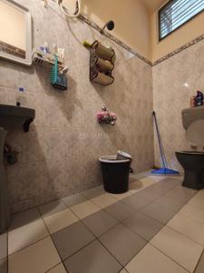Bathroom Image of 1100 Sq.ft 2 BHK Builder Floor for rent in Koramangala Bengaluru for Rs. 39000
