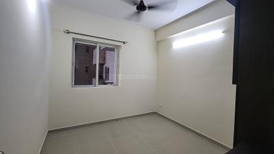 Bedroom Image of 924 Sq.ft 2 BHK Apartment / Flat for sale in DLF Woodland Heights, Bommasandra Bengaluru for Rs. 7100000