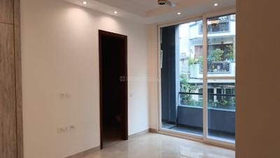Bedroom Image of 2000 Sq.ft 3 BHK Builder Floor for sale in Chittaranjan Park New Delhi for Rs. 47500000