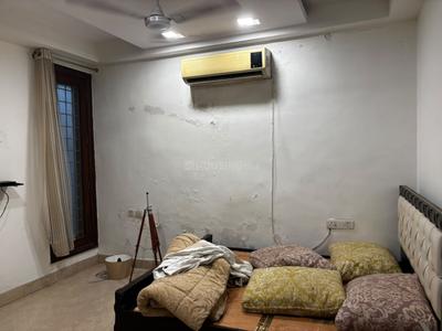 Bedroom Image of 1800 Sq.ft 3 BHK Builder Floor for sale in Safdarjung Enclave New Delhi for Rs. 52500000