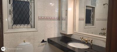 Bathroom Image of 1800 Sq.ft 3 BHK Builder Floor for sale in Lajpat Nagar New Delhi for Rs. 39000000