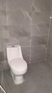 Bathroom Image of 1080 Sq.ft 3 BHK Apartment / Flat for rent in Kathal More Ranchi for Rs. 30000