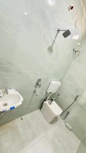 Bathroom Image of 1500 Sq.ft 2 BHK Builder Floor for rent in Vishnu Puri Colony Indore for Rs. 20000