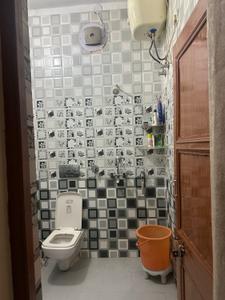 Bathroom Image of 680 Sq.ft 1 BHK Builder Floor for rent in Sector 14 Rohtak for Rs. 15000