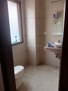 Bathroom Image of 1300 Sq.ft 3 BHK Apartment / Flat for rent in Saket New Delhi for Rs. 32000