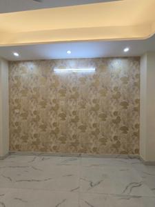 Living Room Image of 613 Sq.ft 2 BHK Apartment / Flat for rent in Sector 73 Noida for Rs. 15000