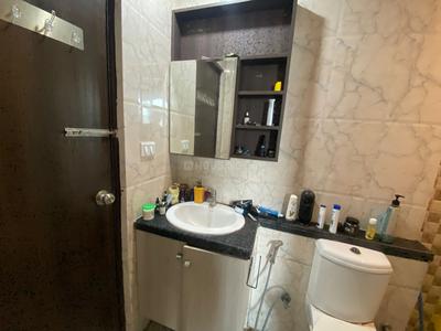 Bathroom Image of 1380 Sq.ft 2.5 BHK Apartment / Flat for sale in Mahagun Mirabella, Sector 79 Noida for Rs. 18200000