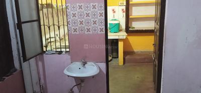 Bathroom Image of 1000 Sq.ft 4 BHK Independent House for sale in Aminabad Lucknow for Rs. 6000000