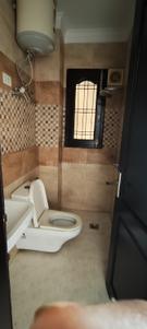 Bathroom Image of 2000 Sq.ft 2.5 BHK Builder Floor for rent in Sector 46 Gurgaon for Rs. 45000