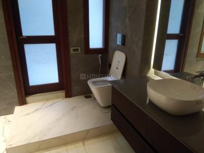 Bathroom Image of 4500 Sq.ft 4 BHK Builder Floor for rent in Panchsheel Park New Delhi for Rs. 275000