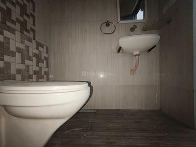 Bathroom Image of 950 Sq.ft 2 BHK Apartment / Flat for rent in BR Patel Siddharth Enclave, Harni Vadodara for Rs. 15000