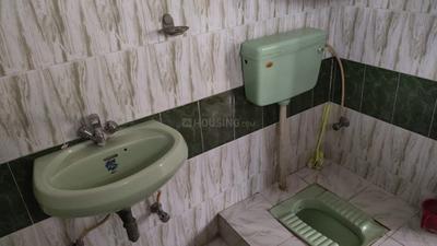 Bathroom Image of 2000 Sq.ft 3 BHK Independent House for rent in Vrindavan Yojana Lucknow for Rs. 25000