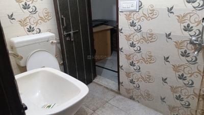 Bathroom Image of 1250 Sq.ft 2 BHK Builder Floor for rent in Ashiyana Lucknow for Rs. 12000