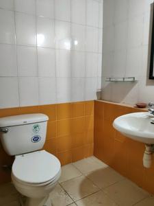 Common Bathroom One Image of 1000 Sq.ft 3 BHK Apartment / Flat for rent in Lodha Upper Thane, Bhiwandi Thane for Rs. 33500