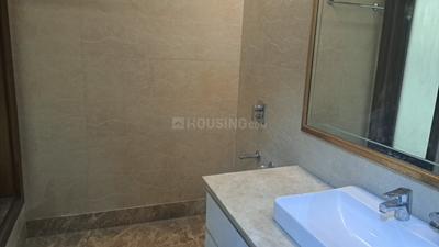 Bathroom Image of 2500 Sq.ft 4 BHK Builder Floor for rent in New Friends Colony New Delhi for Rs. 228000