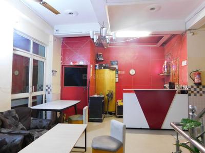 Hall Image of Living Point PG in Sector 71, Noida