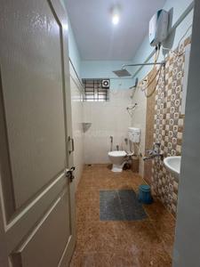 Bathroom Image of 1450 Sq.ft 3 BHK Apartment / Flat for rent in Achuth Pearls, Annapurneshwari Nagar Bengaluru for Rs. 35000