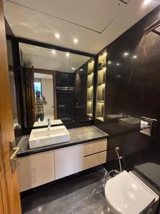 Bathroom Image of 2500 Sq.ft 4 BHK Builder Floor for sale in Green Wood Luxury Floors, Sector 45 Gurgaon for Rs. 45000000