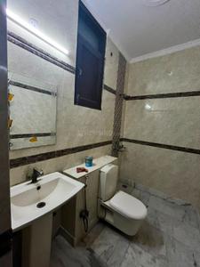 Bathroom Image of 1365 Sq.ft 2 BHK Builder Floor for rent in Sector 46 Noida for Rs. 30000
