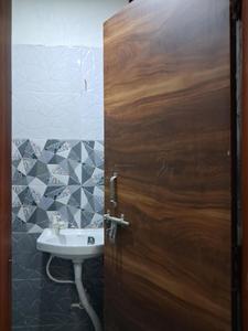 Common Bathroom Image of 1050 Sq.ft 2 BHK Apartment / Flat for sale in Sector 49 Noida for Rs. 4200009