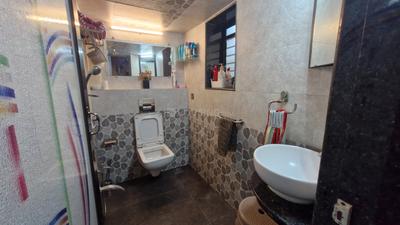 Bathroom Image of 950 Sq.ft 2 BHK Apartment / Flat for sale in Andheri West Mumbai for Rs. 30000000