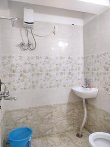 Common Bathroom Image of 400 Sq.ft 1 RK Apartment / Flat for rent in Koramangala Bengaluru for Rs. 20000